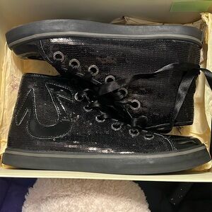 True religion size 9 women sneaker